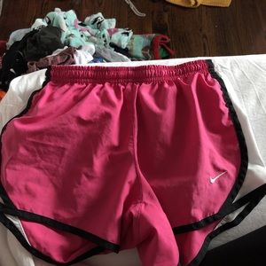 nike shorts size m